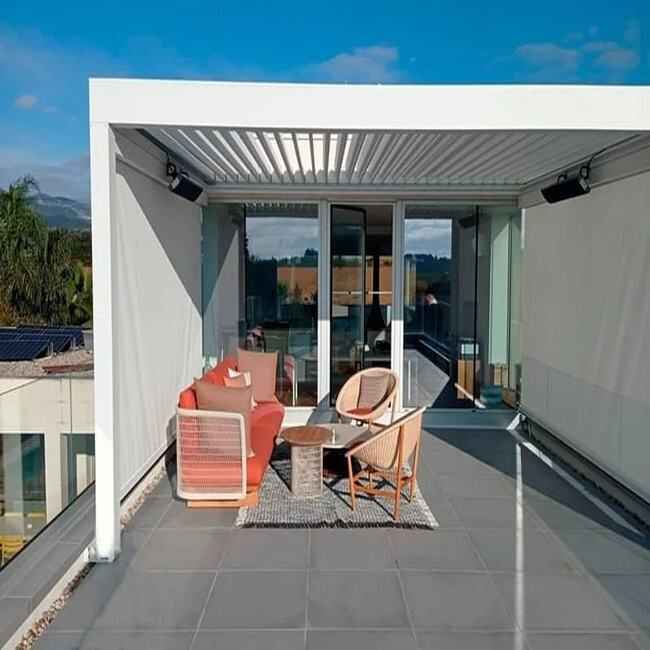 Bioclimatic Pergola in Canada